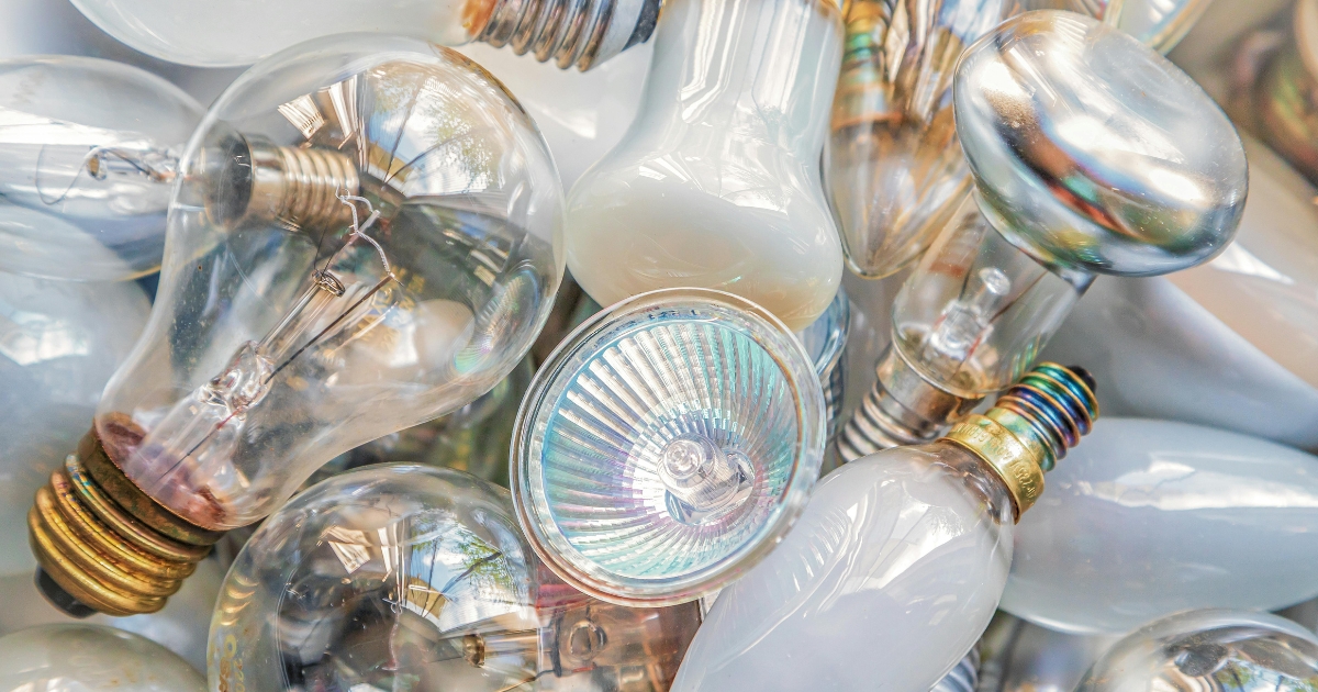 Wie entsorgt man Glühbirnen und Leuchten am Ende ihrer Lebensdauer richtig
