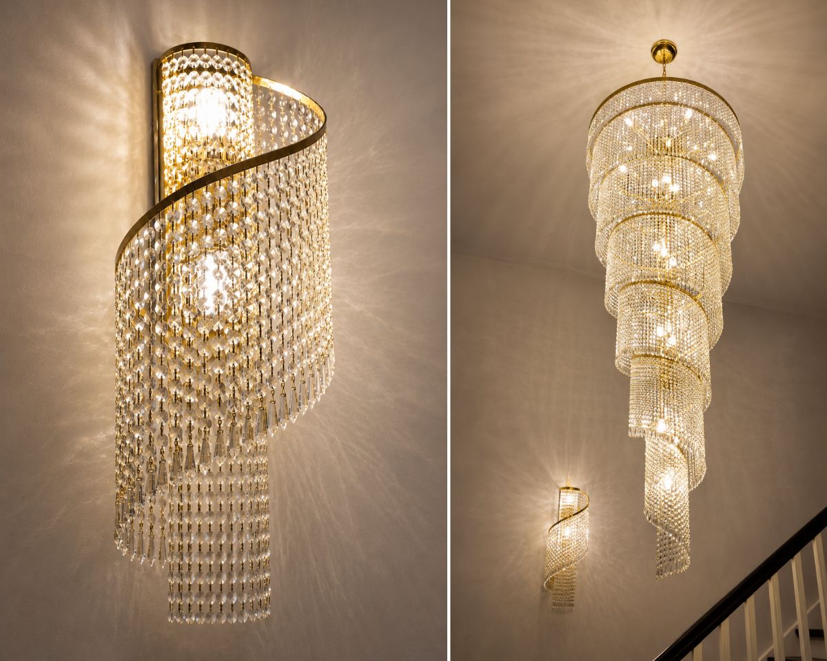 Spiralförmige Wandleuchte mit geschliffenen Kristalloktogonen und Tropfen in Kombination mit polierten Messingelementen – ein eleganter Lichtakzent mit brillantem 