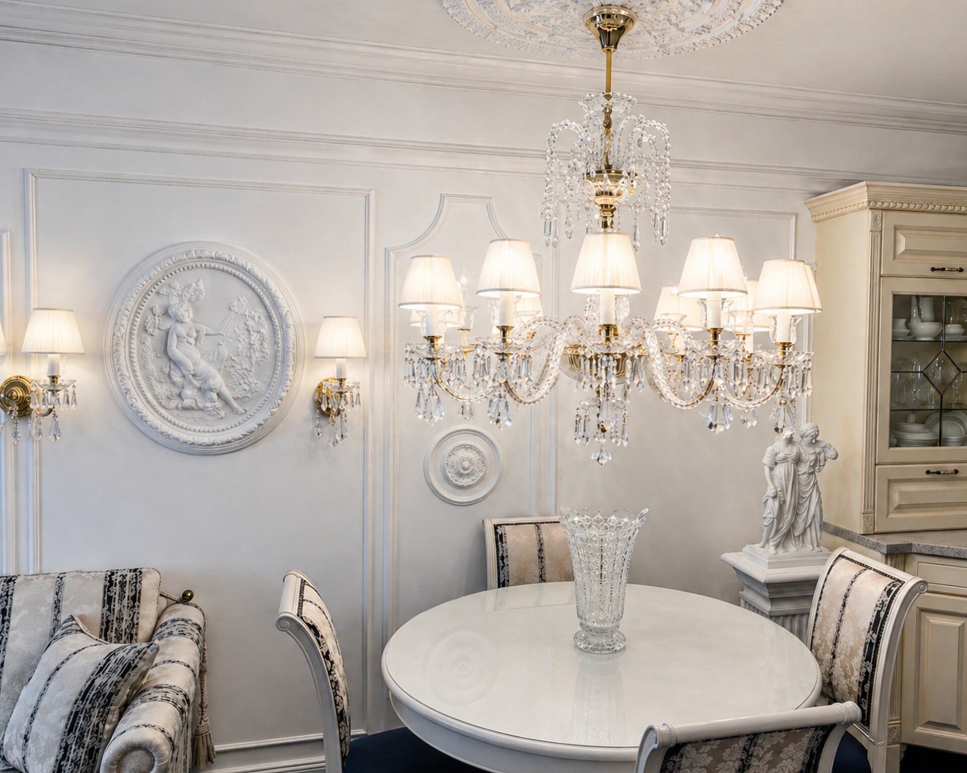 Baccarat-Stil mit zwölf Leuchtmitteln