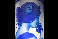 Vase aus geschliffenem Kristall blau SEB320MP