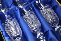 Geschliffene Weingläser JKS009