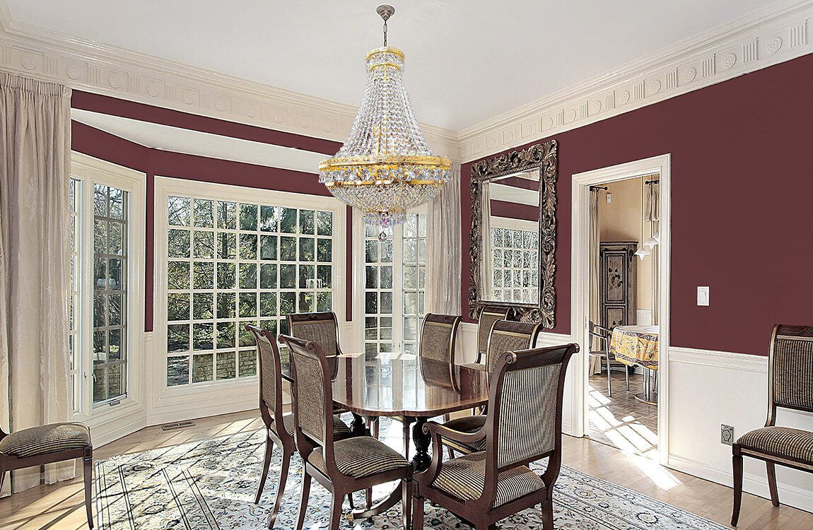 Crystal chandelier above the dining table EL740905PT