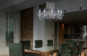 Moderný krištáľový luster do jedálne